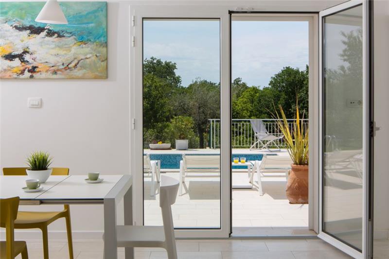 Sea-view villa in Labin, photograph 6
