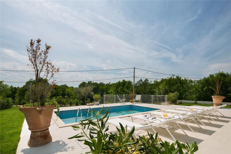 Sea-view villa in Labin, photograph 17
