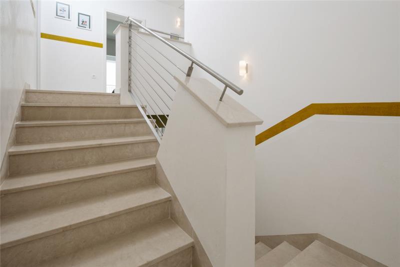 Sea-view villa in Labin, photograph 9