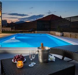 4 Bedroom Villa with Pool on Ciovo Island near Trogir, sleeps 8-10