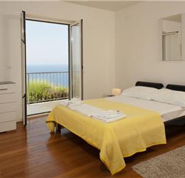 9 Bedroom Villa with Pool and Sea Views in Cavtat, sleeps 18