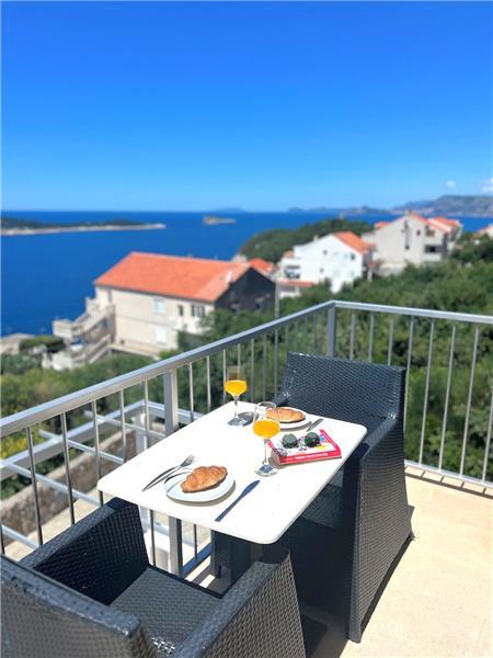Sea-view villa in Cavtat, photograph 2