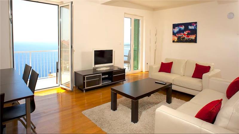 9 Bedroom Villa with Pool and Sea Views in Cavtat, sleeps 18