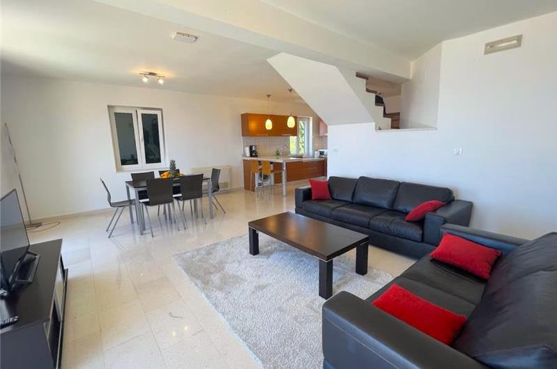 9 Bedroom Villa with Pool and Sea Views in Cavtat, sleeps 18