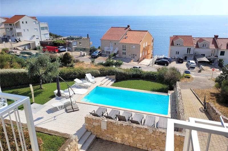 9 Bedroom Villa with Pool and Sea Views in Cavtat, sleeps 18