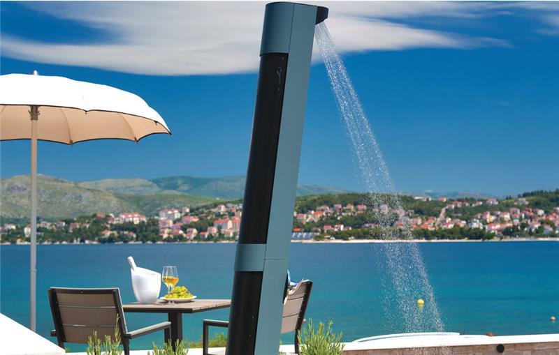 Beachfront villa in Ciovo, photograph 23