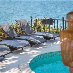 4 Bedroom Villa with Pool and Sea Views in Seget Vranjica, Sleeps 8