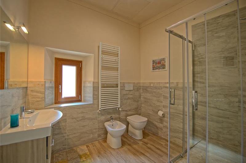 7 Bedroom Villa with Pool near Loro Ciuffenna in Tuscany, Sleeps 14