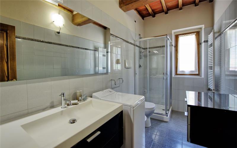 7 Bedroom Villa with Pool near Loro Ciuffenna in Tuscany, Sleeps 14
