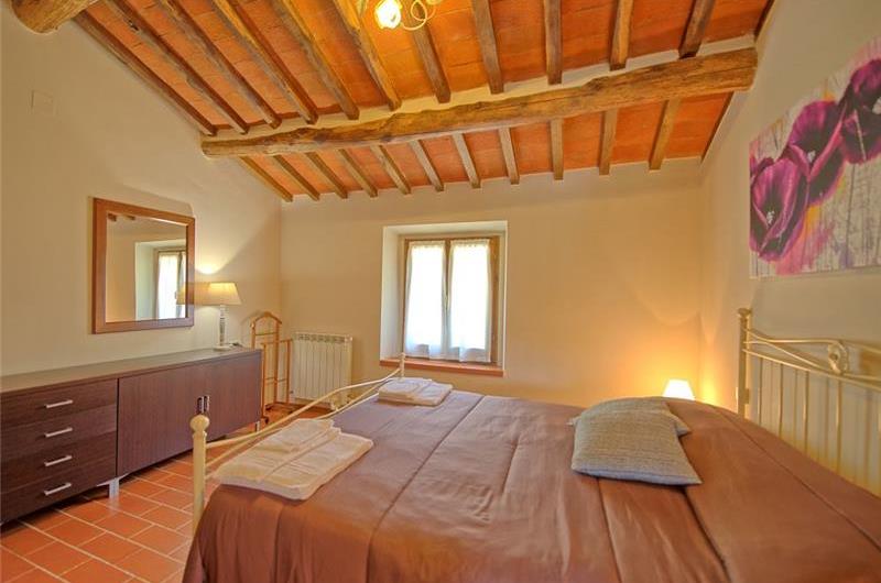 7 Bedroom Villa with Pool near Loro Ciuffenna in Tuscany, Sleeps 14
