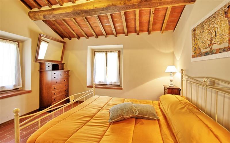 7 Bedroom Villa with Pool near Loro Ciuffenna in Tuscany, Sleeps 14