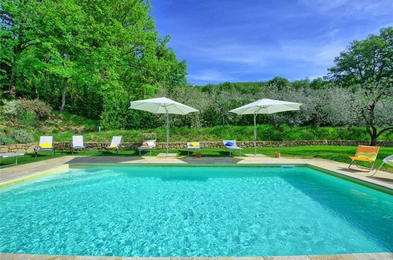 7 Bedroom Villa with Pool near Loro Ciuffenna in Tuscany, Sleeps 14