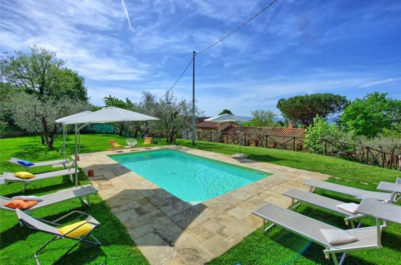 7 Bedroom Villa with Pool near Loro Ciuffenna in Tuscany, Sleeps 14