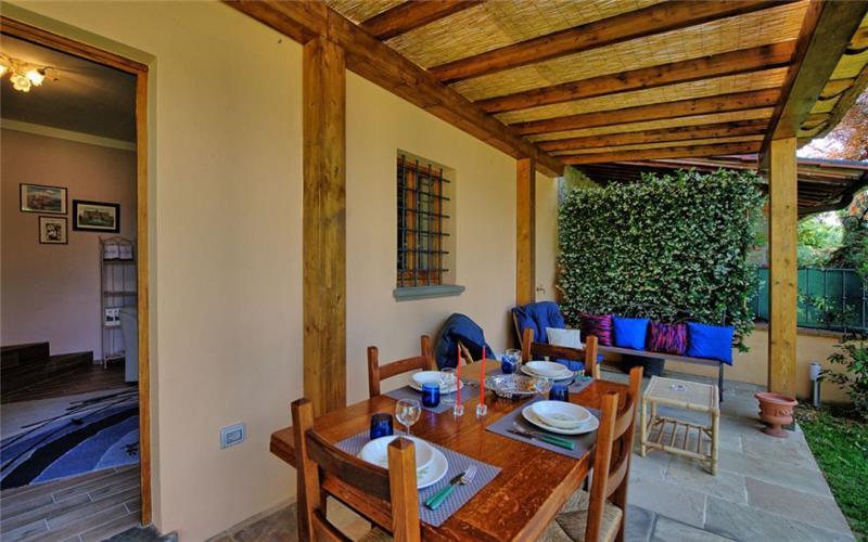 7 Bedroom Villa with Pool near Loro Ciuffenna in Tuscany, Sleeps 14