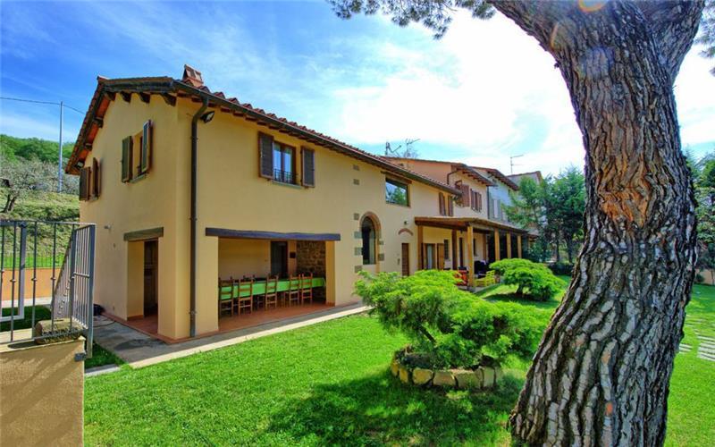 7 Bedroom Villa with Pool near Loro Ciuffenna in Tuscany, Sleeps 14