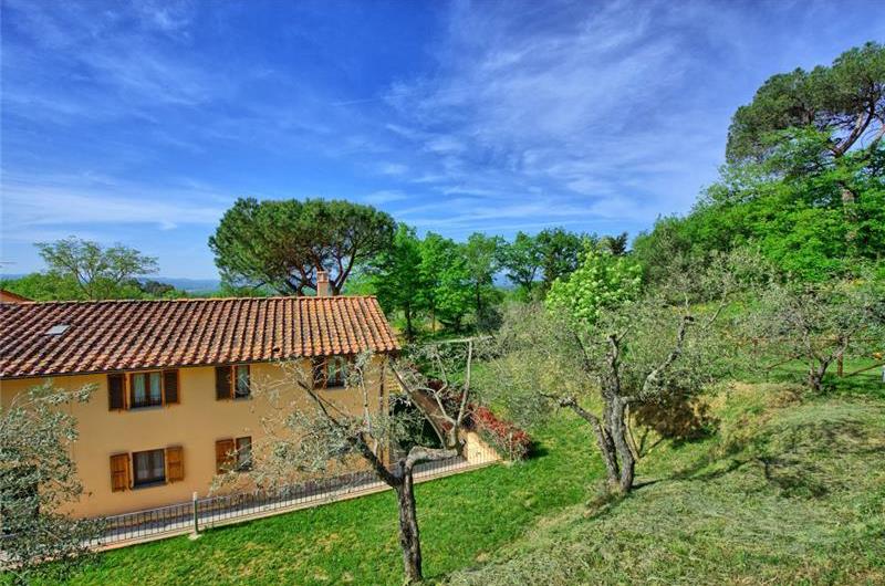 7 Bedroom Villa with Pool near Loro Ciuffenna in Tuscany, Sleeps 14