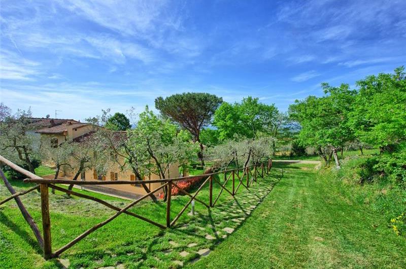 7 Bedroom Villa with Pool near Loro Ciuffenna in Tuscany, Sleeps 14