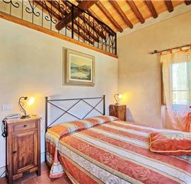 8 Bedroom Villa with Pool near Bucine, Tuscany, Sleeps 16-18