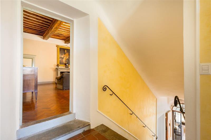8 Bedroom Villa with Pool near Certaldo, Tuscany, Sleeps 14 - 15