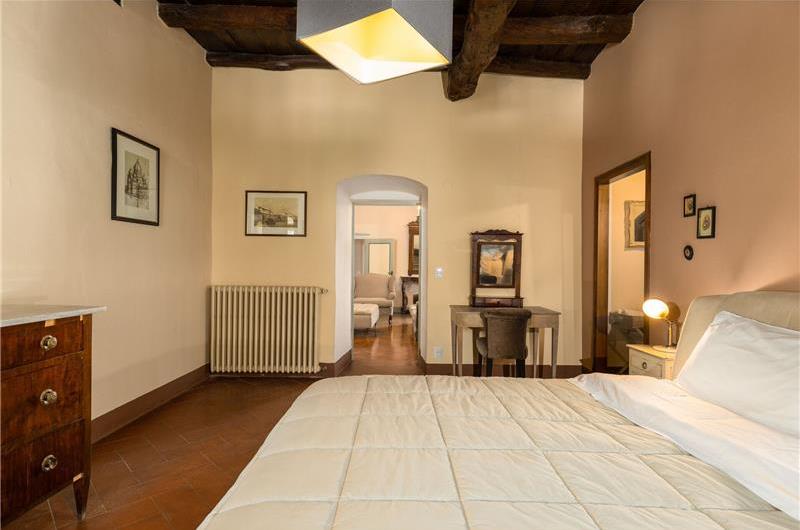 8 Bedroom Villa with Pool near Certaldo, Tuscany, Sleeps 14 - 15