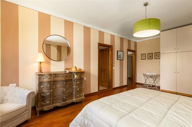 8 Bedroom Villa with Pool near Certaldo, Tuscany, Sleeps 14 - 15