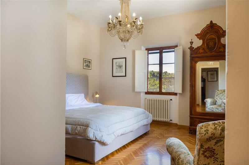 8 Bedroom Villa with Pool near Certaldo, Tuscany, Sleeps 14 - 15