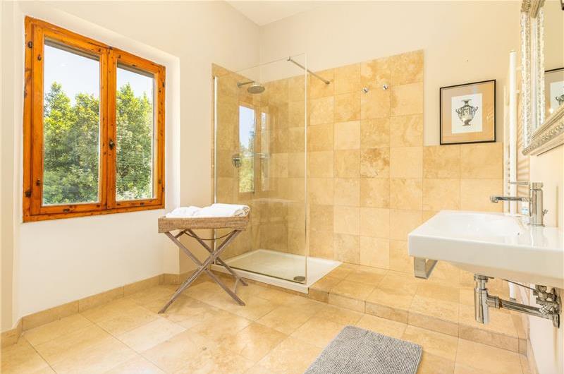 8 Bedroom Villa with Pool near Certaldo, Tuscany, Sleeps 14 - 15