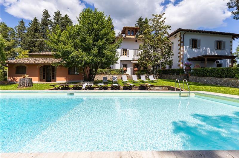 8 Bedroom Villa with Pool near Certaldo, Tuscany, Sleeps 14 - 15