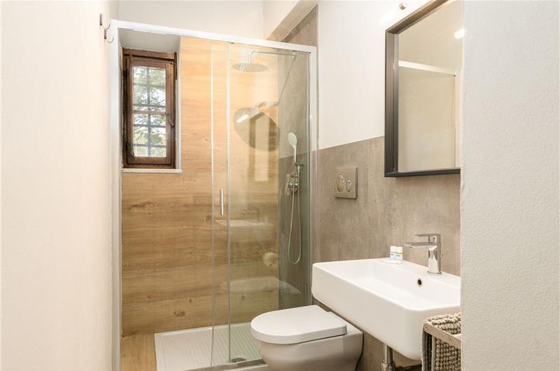 8 Bedroom Villa with Pool near Certaldo, Tuscany, Sleeps 14 - 15