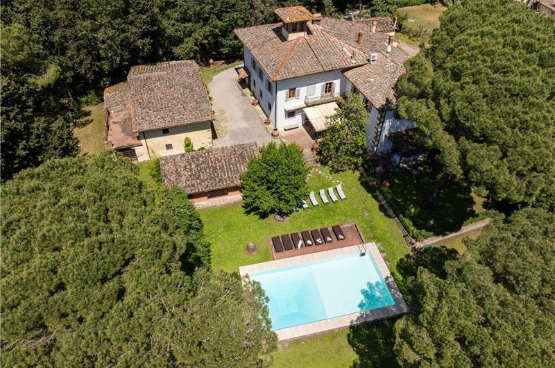 8 Bedroom Villa with Pool near Certaldo, Tuscany, Sleeps 14 - 15