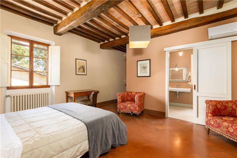 Villa in Tuscany, photograph 9