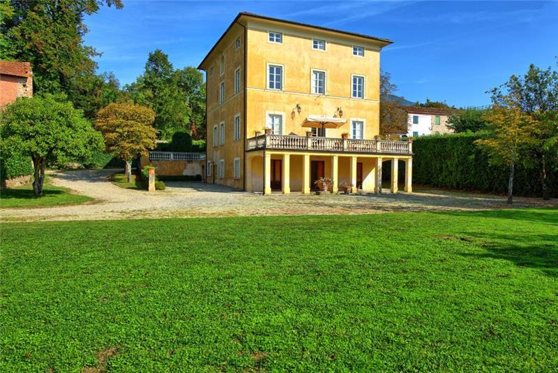 Villa in Tuscany, photograph 2