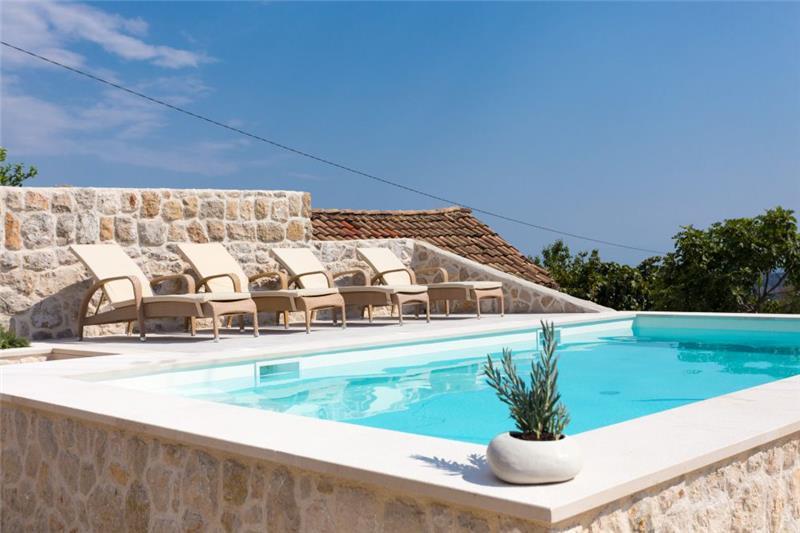 Sea-view villa in Orasac, photograph 4
