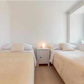 3 Bedroom Villa with Pool and Sea Views in Orasac near Dubrovnik, sleeps 6-8