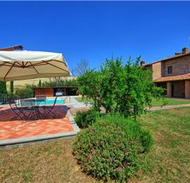 3 Bedroom Villa with Pool near Vinci in Tuscany, Sleeps 5