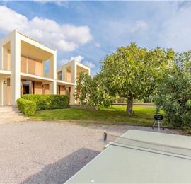 2 Bedroom Villa with Pool near Port D’Alcudia, Sleeps 4