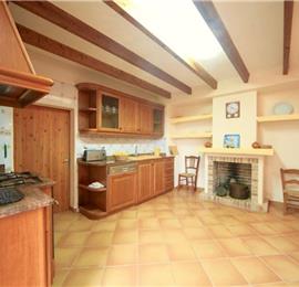 4 Bedroom Villa with Pool near Pollensa, Mallorca, Sleeps 8