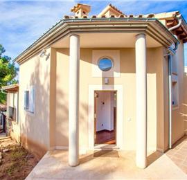 3 Bedroom Villa with Pool in Bonaire, Mallorca, Sleeps 6