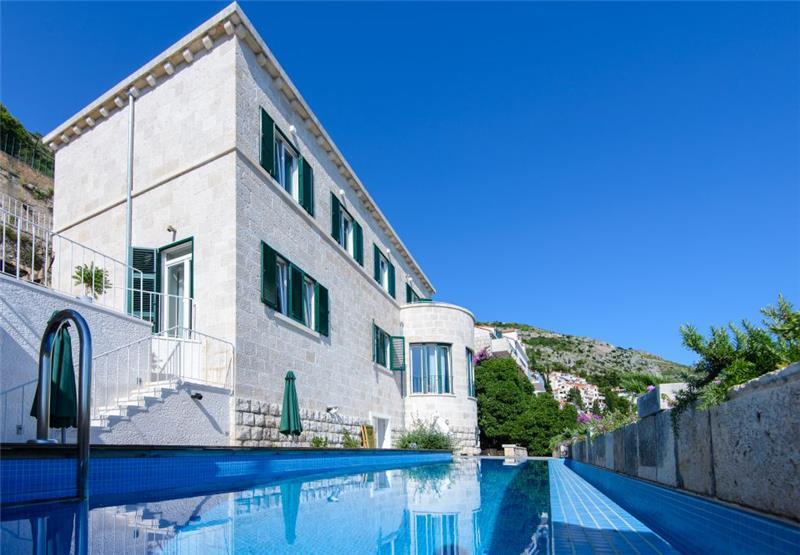 Sea-view villa in Dubrovnik Old Town, photograph 1