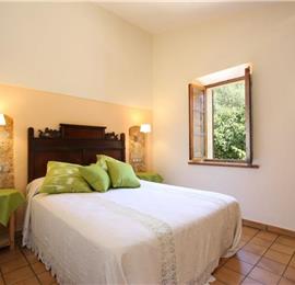 2 Bedroom Villa with Pool in Pollensa, Sleeps 4