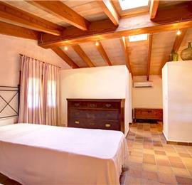 2 Bedroom Villa with Pool near Pollensa, Sleeps 4