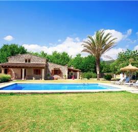 2 Bedroom Villa with Pool near Pollensa, Sleeps 4