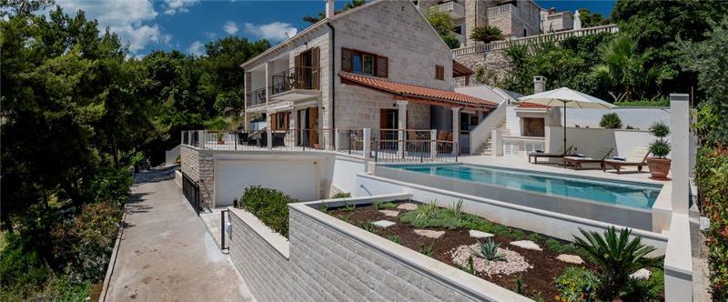 Beachfront villa in Brač, photograph 5