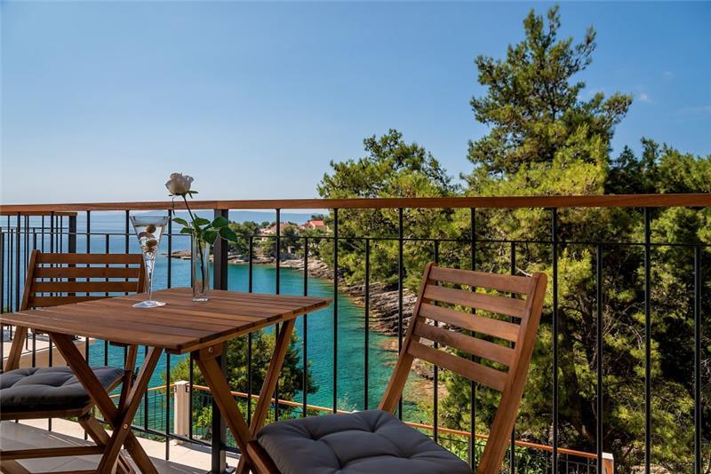 Beachfront villa in Brač, photograph 18