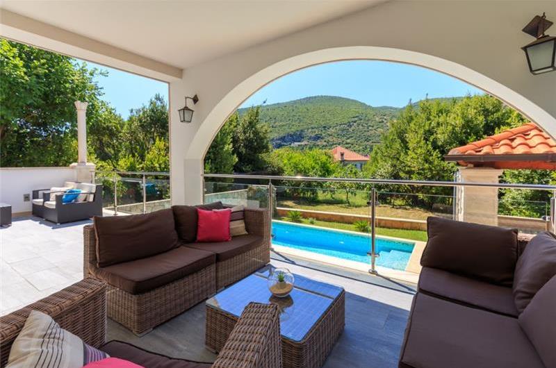 6 Bedroom Villa with Pool in Mokosica near Dubrovnik, Sleeps 12-14