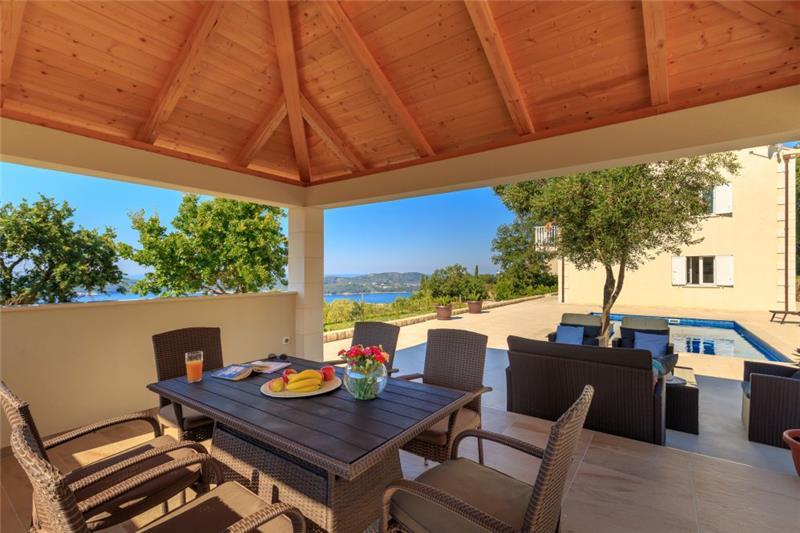 Sea-view villa in Orasac, photograph 4