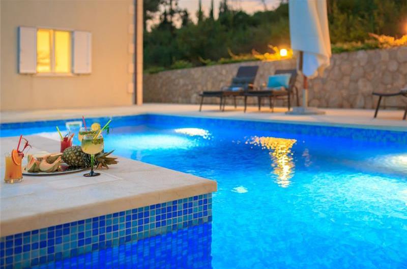 3 Bedroom Villa with Pool in Orasac near Dubrovnik, Sleeps 6