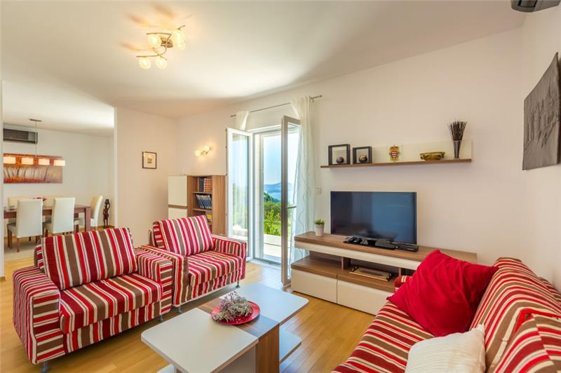 Sea-view villa in Orasac, photograph 16