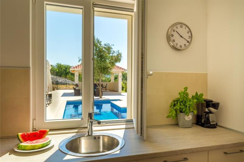 3 Bedroom Villa with Pool in Orasac near Dubrovnik, Sleeps 6