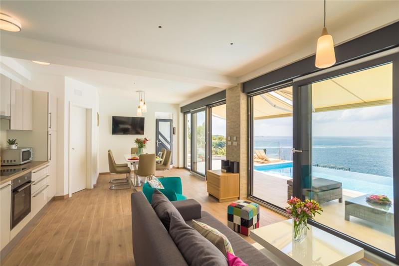 Sea-view villa in Lozica, photograph 21